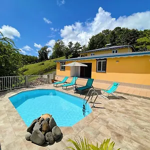 La Ixora, Magnifique Avec Piscine Hébergement de vacances Les Abymes