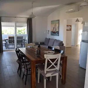 https://apartments-mondo.hotelinzadar.com