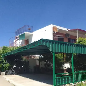 Luka Apartman