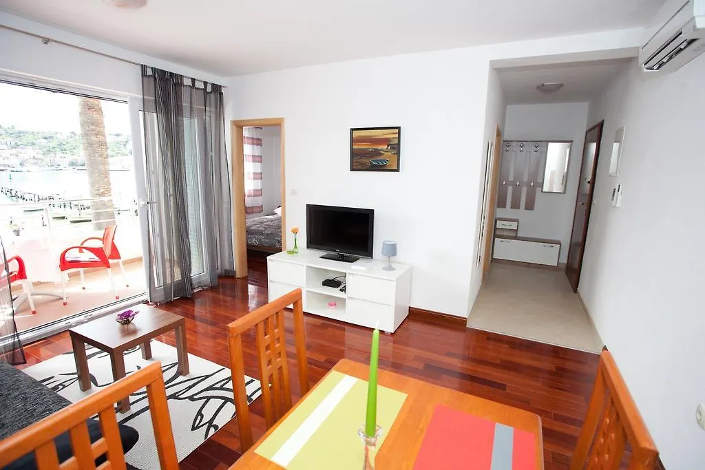 Apartments Svjetlana Trogir 0*,  Croatia