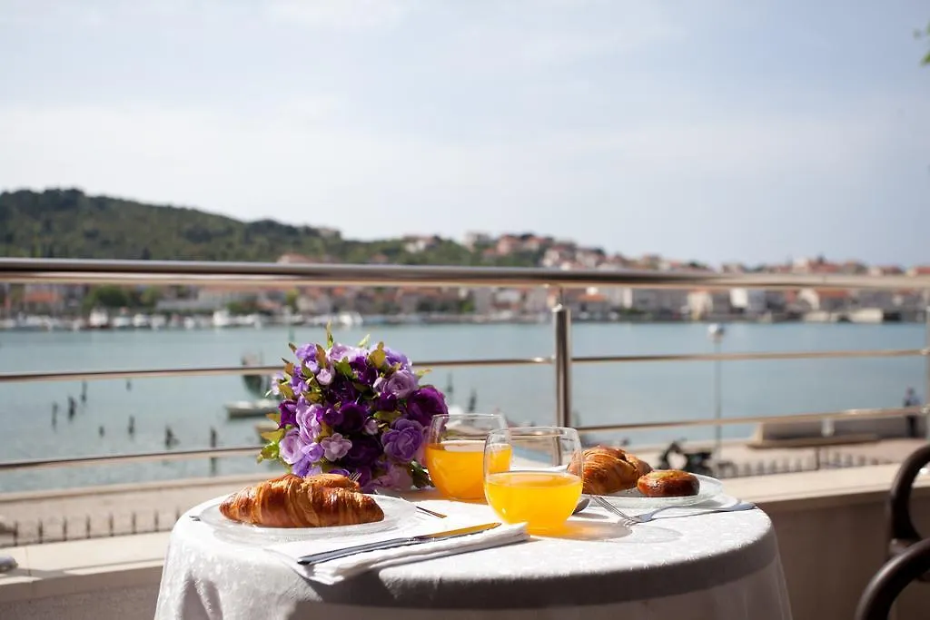 Apartments Svjetlana Trogir